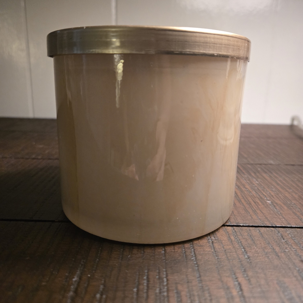 Bath & Body Works Spiced Vanilla Marshmallow 3 Wick Candle